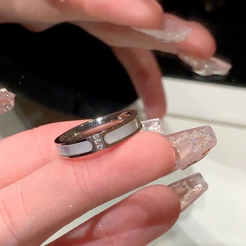 

Женское кольцо из титановой стали с перламутром - Элегантный дизайн, Роскошная шинка, Нержавеющая сталь Size 8 (Recommended for 120-140 jin)