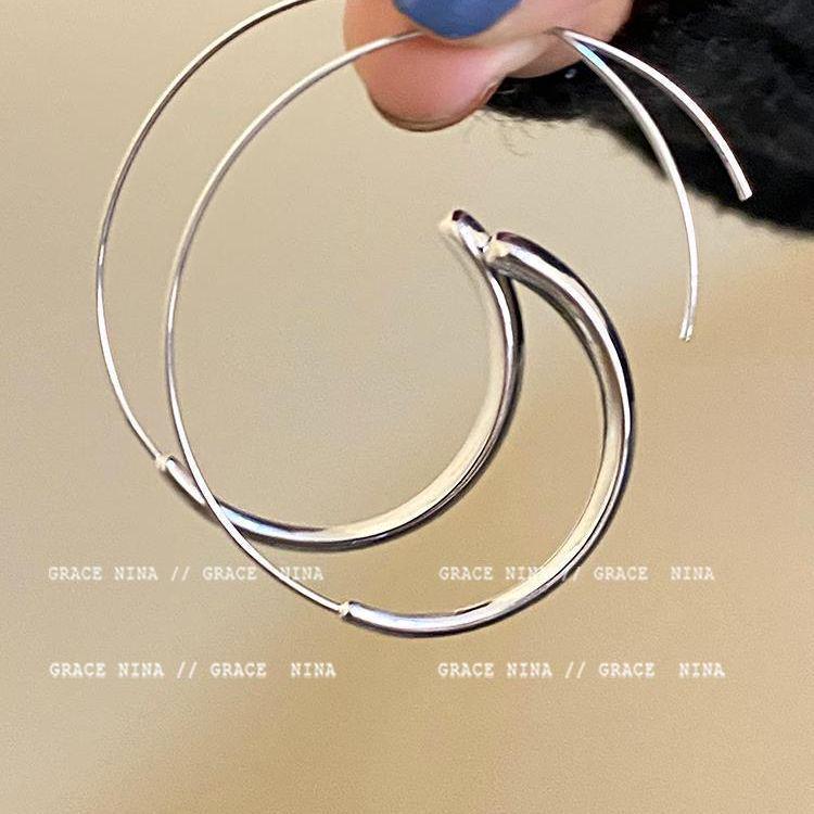 Trendy High-End Silver Hoop Earrings for Women