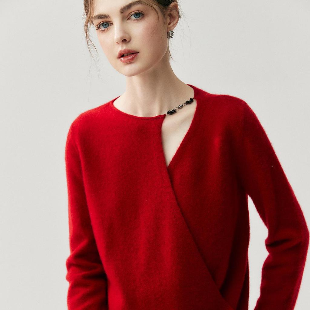 Women's French Design Cashmere Crossover Collar Sweater - Skin-Friendly, Loose Knitwear for Autumn and Winter.