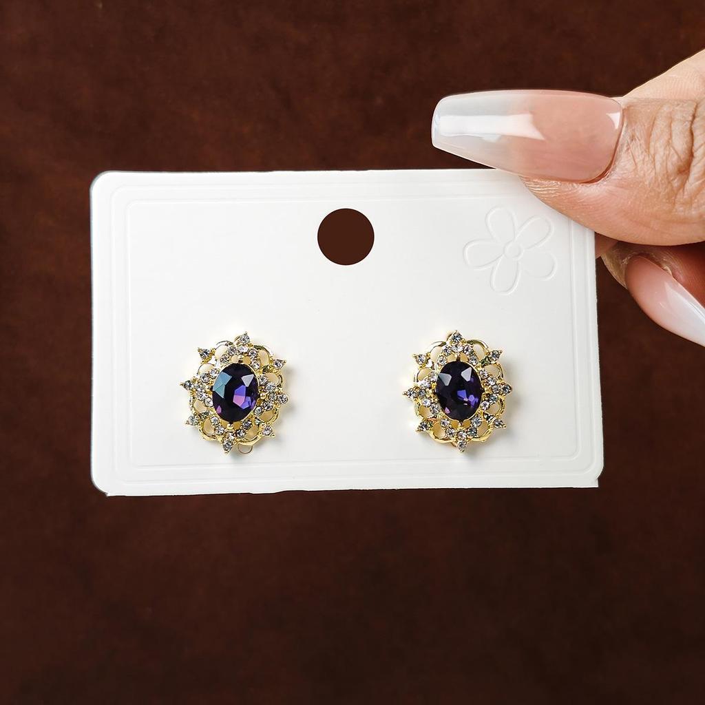 Silver Needle French Retro Geometric Oval Stud Earrings: Minimalist, Versatile, High-End Diamond-Studded Earrings for Women