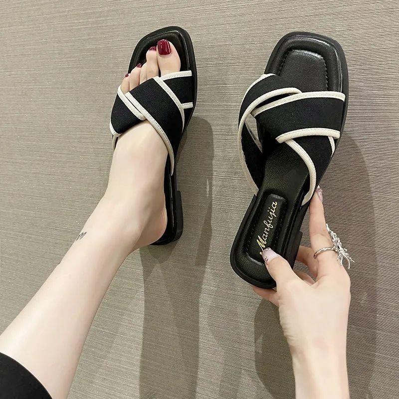 Internet celebrity slippers women's summer wear sandals versatile 2025 new soft sole fashion pregnant women non-slip flat bottom sandals