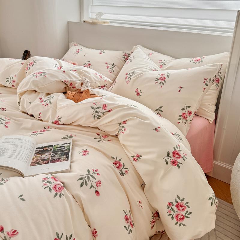 Bedding Four-piece Set Skin-friendly Breathable and Comfortable, Small Floral Washed Sheets Quilt Covers Pillowcases