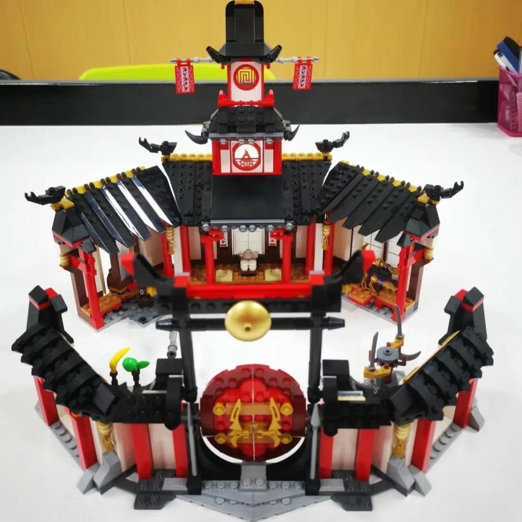 1132pcs Trainingshalle Rotes Haus Kloster von Spinjitzu Bausteine Spielzeug
