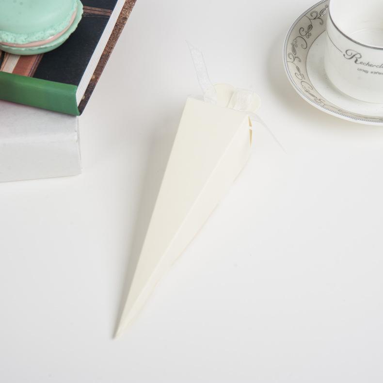 

European Ice Cream Pouring Tip Vertebral Triangle Sugar Box Wedding Party Souvenir Gift Box 8 Colors Packaging Carton молоко, білий колір