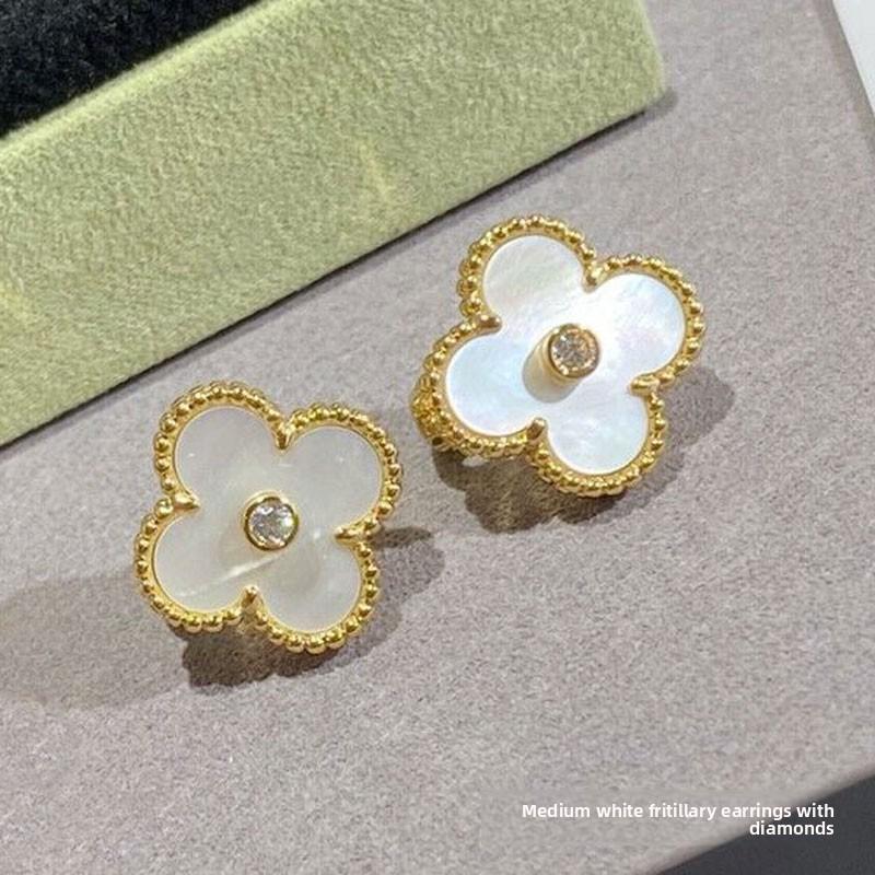 High Quality Four-leaf Clover Earring Buckle White Mother-of-pearl Earrings Red Chalcedony Black Agate Earrings