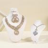 Anspruchsvoller Robuster Flusen Schmuck-Display-Büste Kleiner Halsketten-Display-Ständer mit Verstellbarem Haken für Merchandising