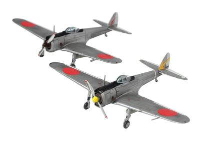 PLATZ Japanese Army G7 Fighter Hayabusa Type I Silver Wing Hayabusa Plastic Model 1/144 PDR-31
