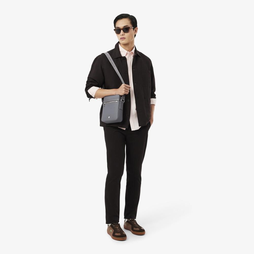 [lacoste] Men's Langon Vertical Camera Bag NH5272H56GR58