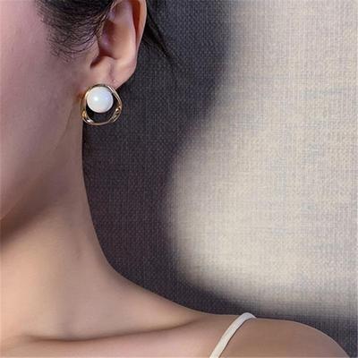 Imitation Pearl Earring for Women Gold Color Round Stud Earrings Christmas Gift Irregular Design Unusual Earrings Jewelry Gift