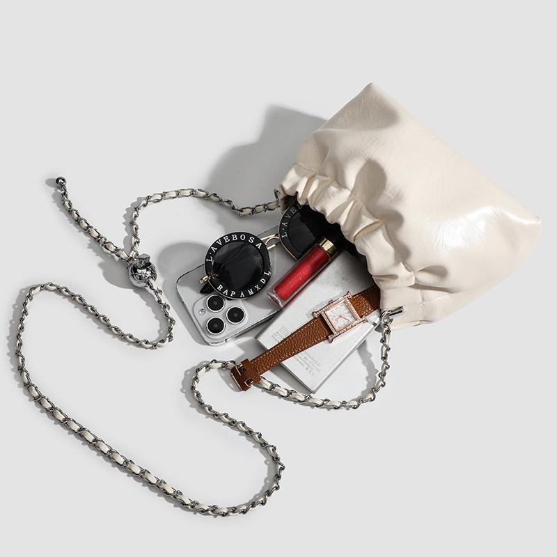 South Korea Ins2025 New Trendy Popular Pleated Cloud Chain Bag Versatile Simple Shoulder Crossbody Armpit Bag