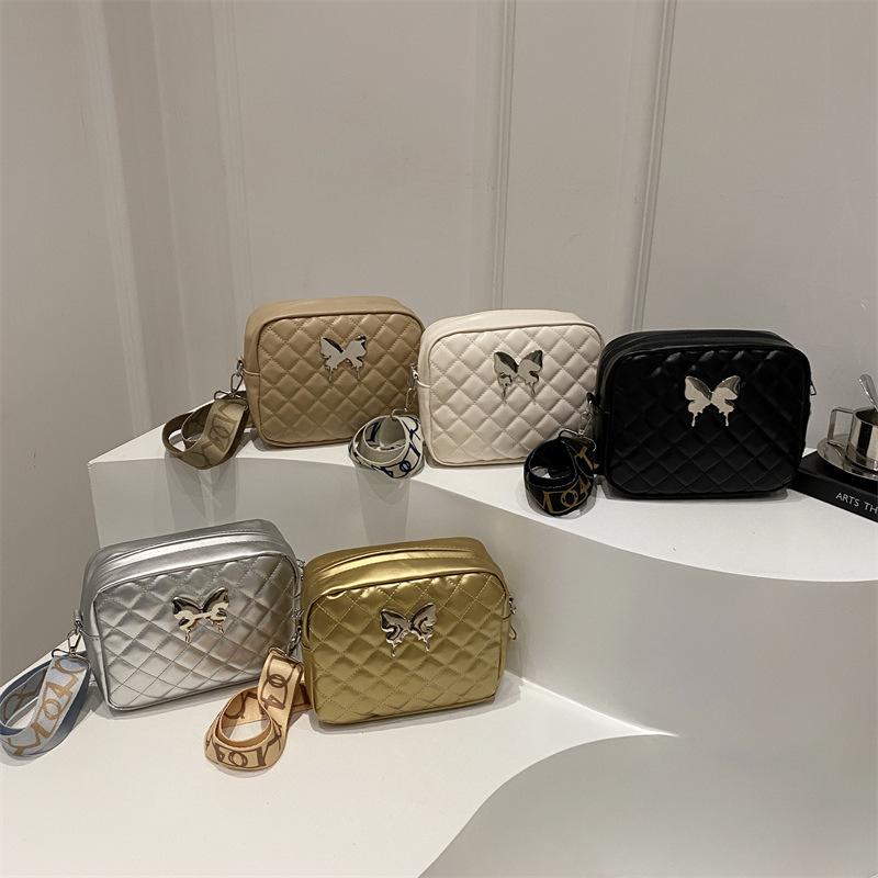 Textured Bag Women's 2025 Spring New Commuter Retro Simple Diamond Embroidered Thread Wide Shoulder Strap Messenger Bag Small Square Bag