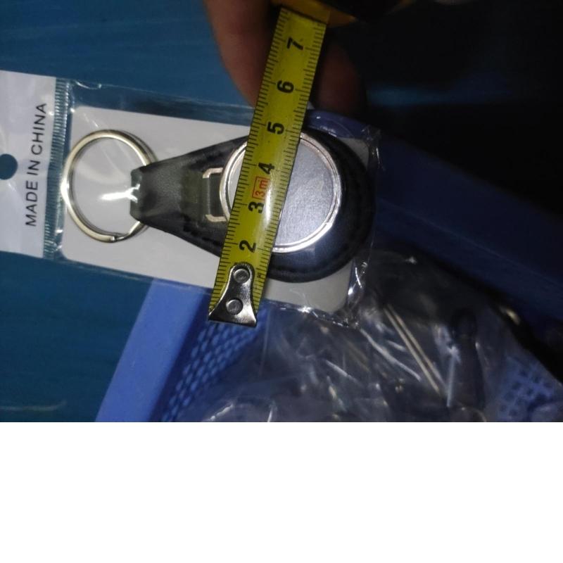 Sublimation Blank Round Keychain with for Key Ring Heat Transfer Keychain for Christmas Valentine Graduation Day Present