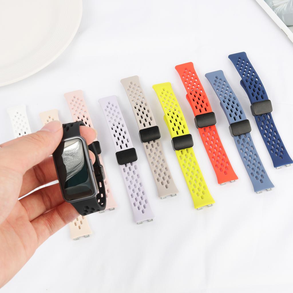 Magnetic Silicone Strapa For Huawei Band 10/9/8 Accessories Sport Wrist Breathable bracelet pulseira correa Huawei Band 10 Strap