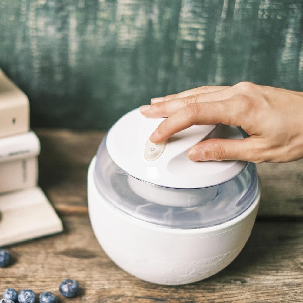 Kai Ice Cream Maker DL5929, Two Ice Cream Spoons FA5159, and a 4-Piece Set with a Dishes Spoon DH7093