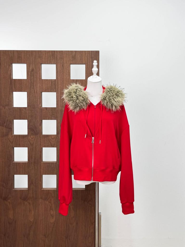 Niche Design 25 A/W New Three-Piece Set: Detachable Fur Collar Hoodie, Top Vest, and Bell Bottom Sweatpants.