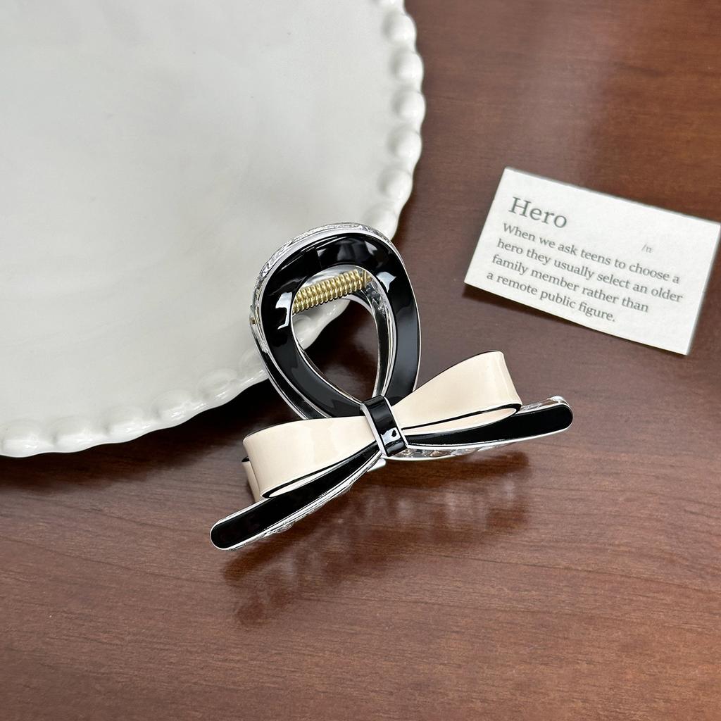 New Creative Design Geometric Black And White Color Bowknot Hollow Hair Clip Retro Acetate High Ponytail Shark Clip
