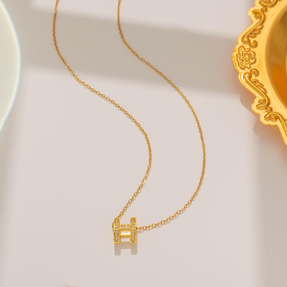 Elegant Colorfast 18K Rose Gold Necklace with Swan & Four-Leaf Clover Charm
