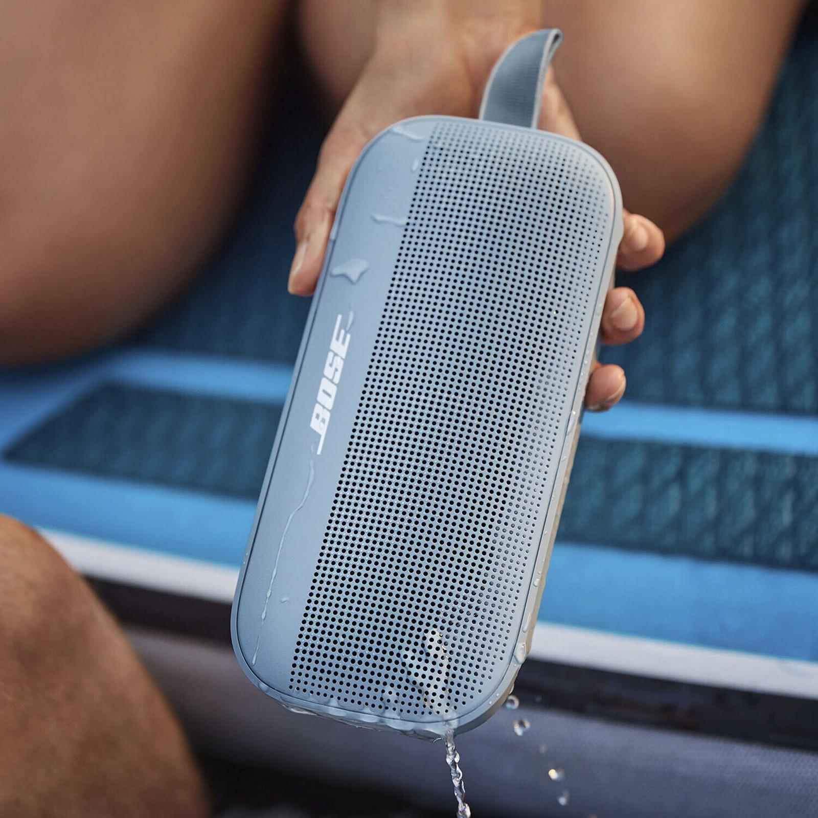 

Беспроводной Bluetooth-динамик IP67 Водонепроницаемые портативные динамики с микрофоном для путешествий на открытом воздухе One Size белый