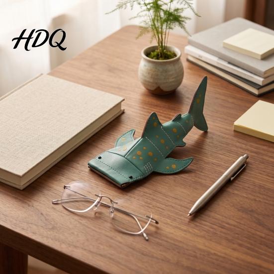 Lightweight Cosmetic Holder Whale Shark Sunglasses Case Creative Faux Leather Pencil Pouch Unique Birthday Gift for Kids Portable Eyeglasses
