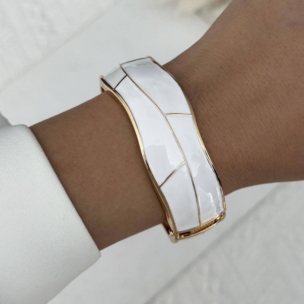 Minimalistické bílé bambusové smaltované náramky pro ženy Trendy punkové geometrické široké pružinové náramky Estetické party šperky dárky