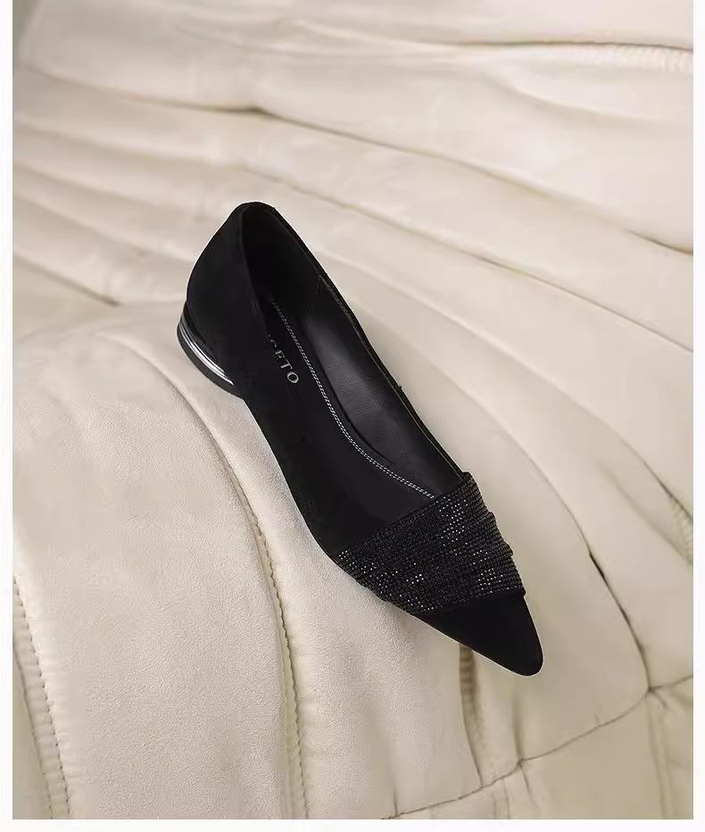 European Station 2025 Spring and Summer New Temperament French Pointed Rhinestone Low Heel Word with Shallow Mouth Versatile Single Shoes Women