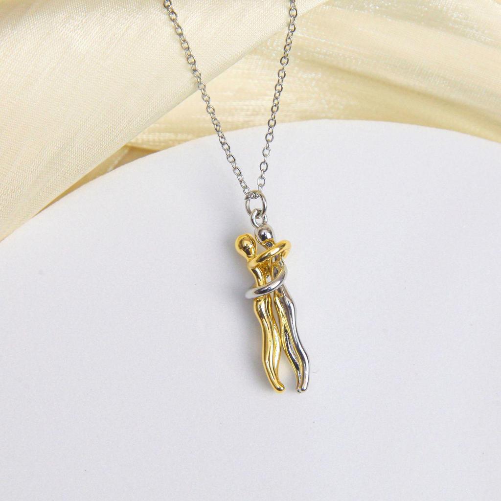Stylish Non-Fading Hug Necklace for Couples - Romantic Gift for Men and Women