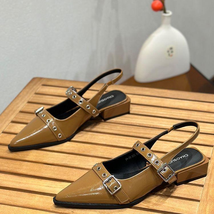 Internet celebrity fairy wind low heel single shoes female 2025 summer new popular pointed flat versatile gentle bag head sandals