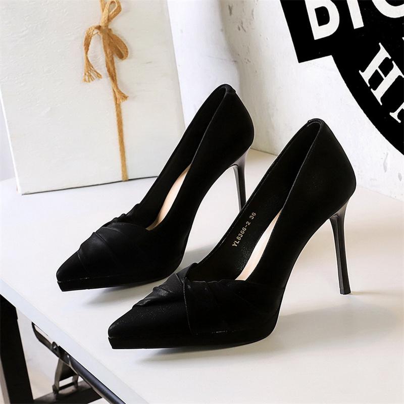 

2026 American Style Fashion Luxury Banquet High Heels Slim Heels Super High Heel Pointed Toe Waterproof Platform Single Shoes 34