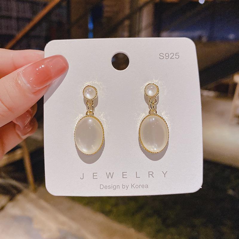 S925 Sterling Silver Oval Cat s Eye Stone Stud Earrings for Women - Trendy, Simple, Easy to Match Mori-style Accessories 8A507