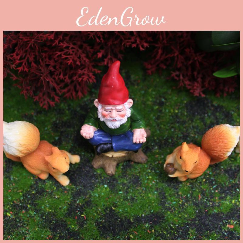 Resin Micro Landscape Figurine With Sitting Dwarf And Squirrel For Garden And Home Decor