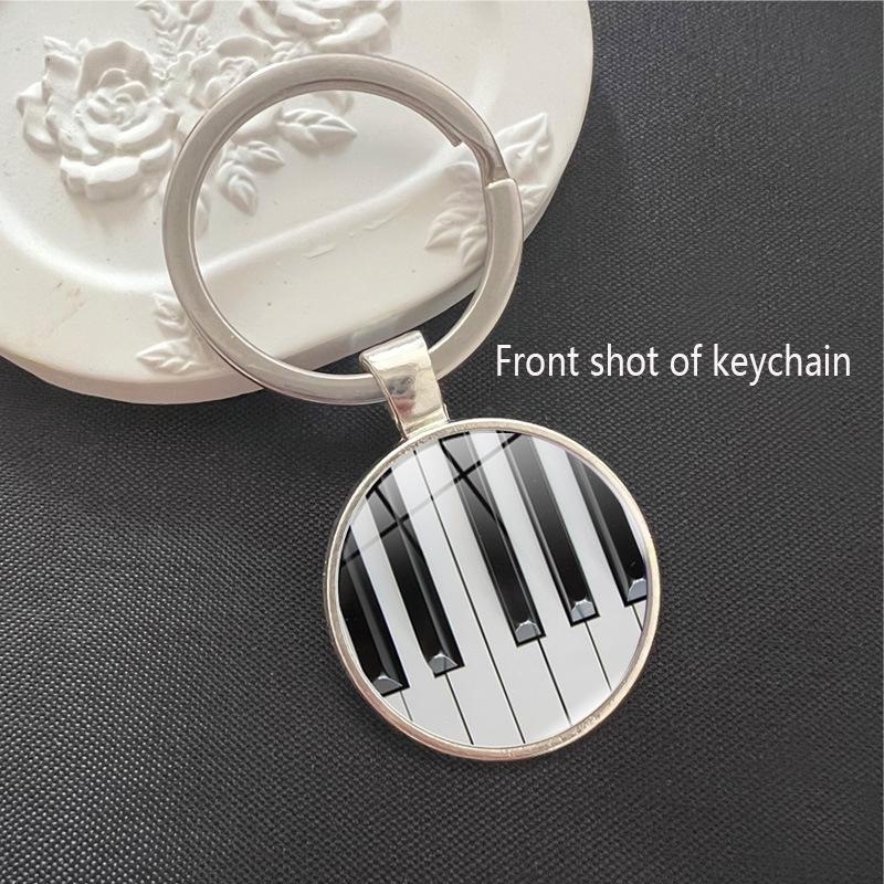 Heart-Shaped Piano Key Love Keychain with Musical Note Pendant