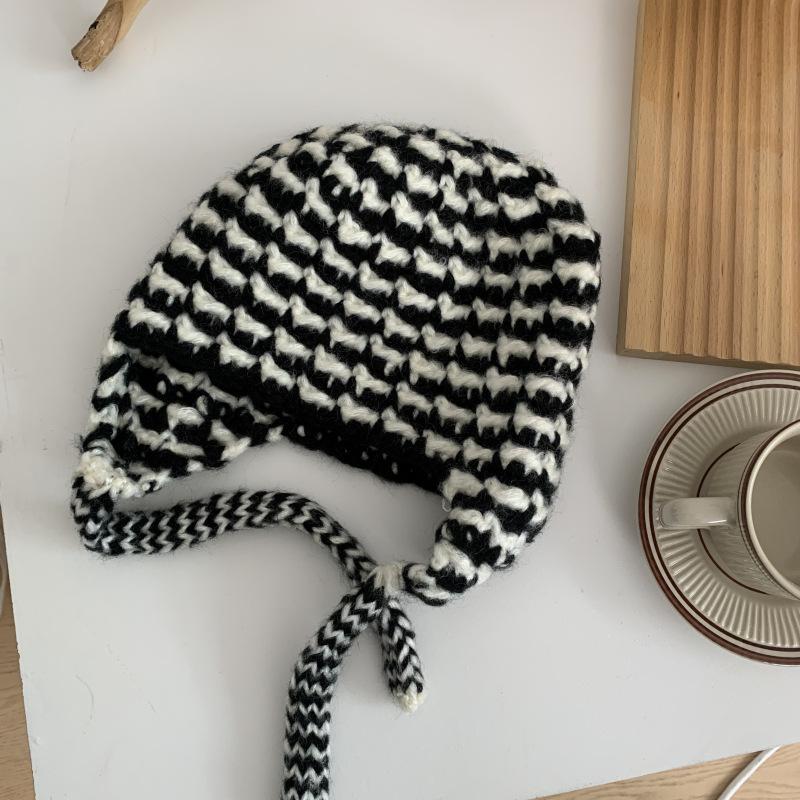 

Hand Knitted Color Blocked Woolen Hat for Women In Fall and Winter Pilot Braided Ear Protection Knitted Lei Feng Hat for Men M（56-58cm）