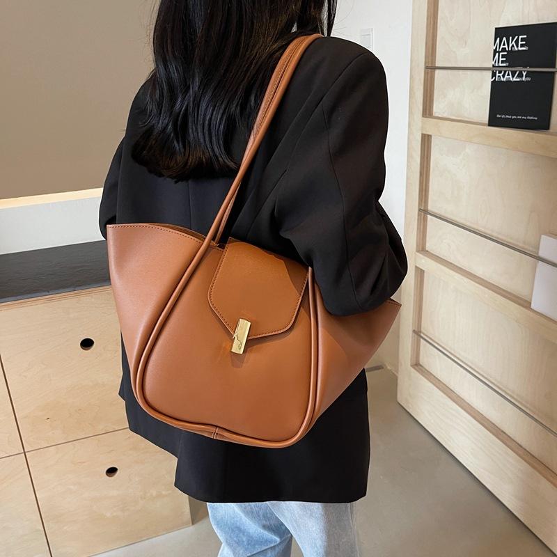 Premium texture niche design bag women s 2025 new versatile shoulder bag fashion portable vegetable basket bag 401223 коричневый 2356₽