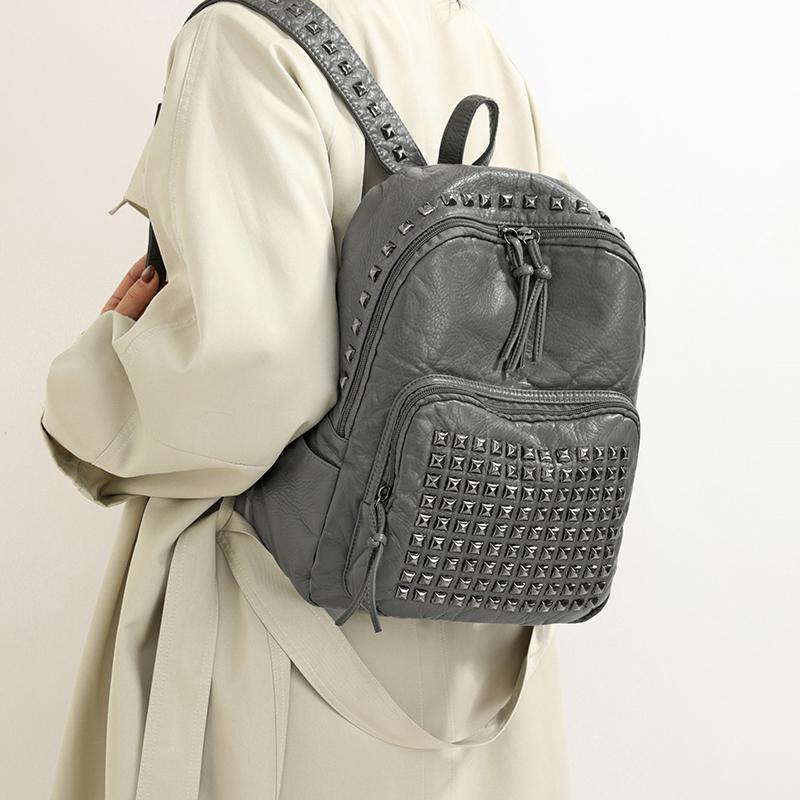 Large Capacity Travel Backpack Women Rivet Punk Backpack