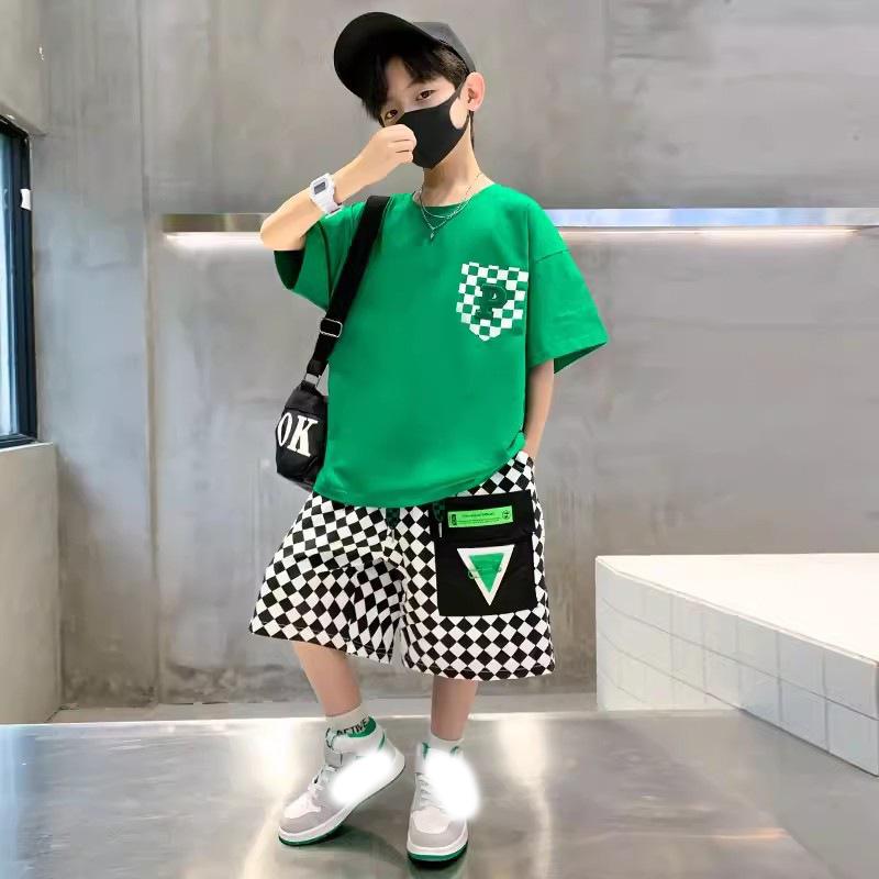 

Модный комплект одежды для мальчиков, летний подростковый костюм с коротким рукавом, футболка с надписью, клетчатые шорты, 2 предмета, детская домашняя одежда 120