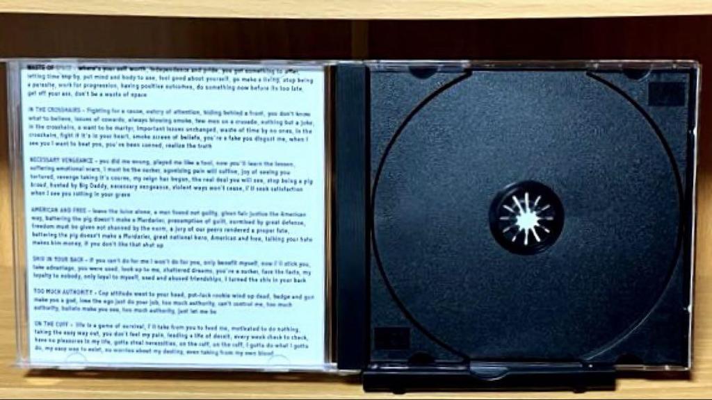 [USED] Rare ONE LIFE CREW/REALITY CHECK