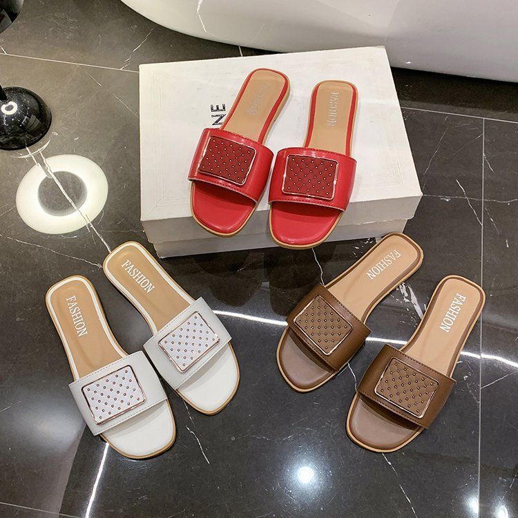 Korean Version of Square Head Flat Bottom Slippers Outer Wear 2025 Summer New One-character Casual and Comfortable Skirt Explosion Dopamine