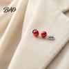 Waist Adjustment Clip 5PCS Pearl Buttons for Women, Clothing Invisible Anti-Exposure Safety Pins, No Fastener Damage Iron Brooch Pins Neckline