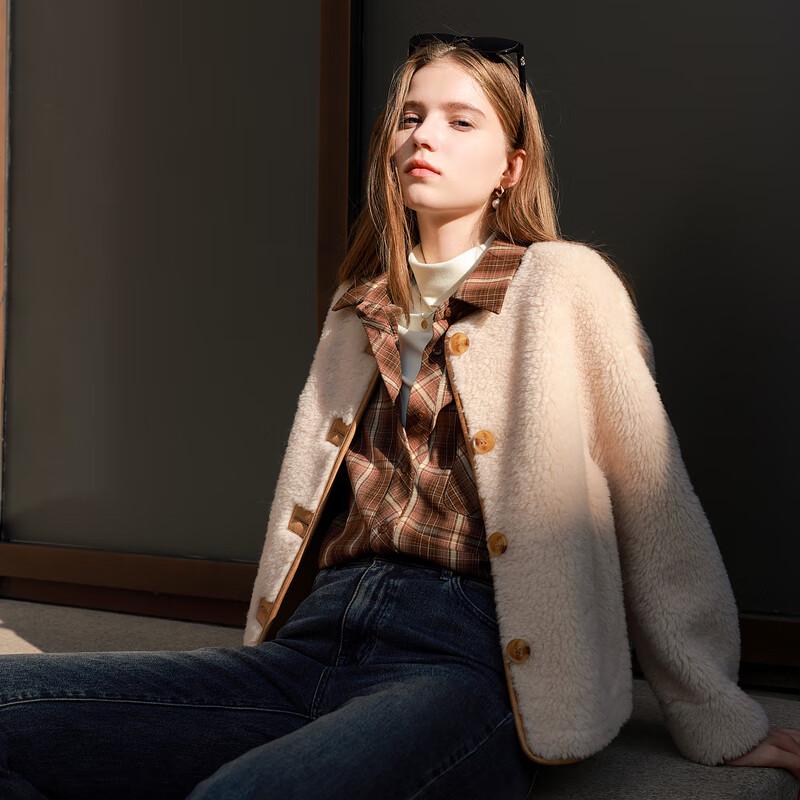 

Women s Round Neck Short Lamb Wool Coat L (165/88A)