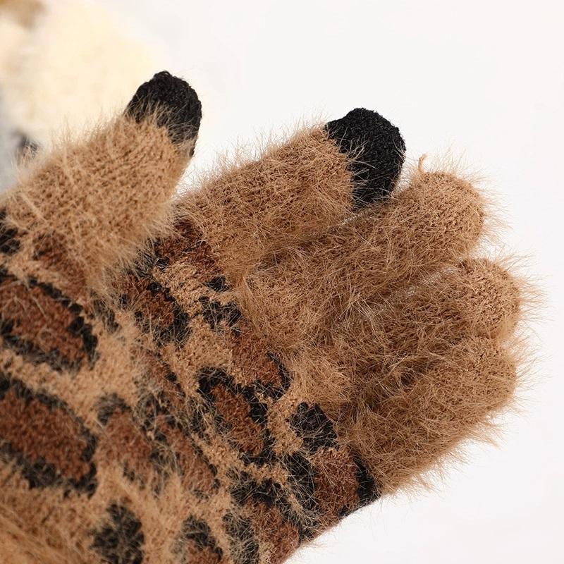 Korean Retro Fashion Faux Hair Insulation Gloves for Women Soft Skin Friendly Washable Cold Resistant Riding Insulation Gloves