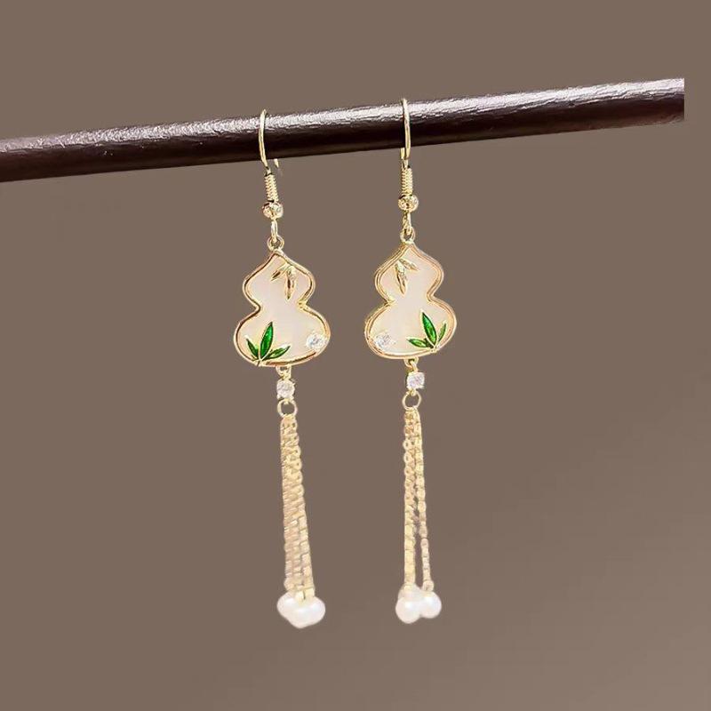 Bamboo Leaf Gourd Tassel Earrings: Chinese Ancient Style Hanfu Accessories for Women