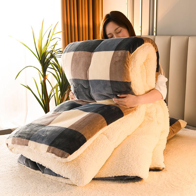 Free Shipping: Popular Lambswool Flannel Winter Quilt - Thick, Warm Bedding for Students (Single/Double Size)