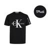 Calvin Klein Camiseta Unisex de Manga Corta con Cuello Redondo y Corte Holgado con Estampado de Letras Negro 35H6422401(EQUIPO702-A11)