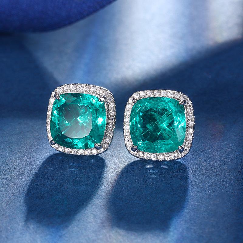 

Ювелирные изделия Медное основание с золотым покрытием Ретро Имитация цвета красного корунда Сокровище Жир Квадратный угол Серьги-пусеты Основной камень 10 * 1