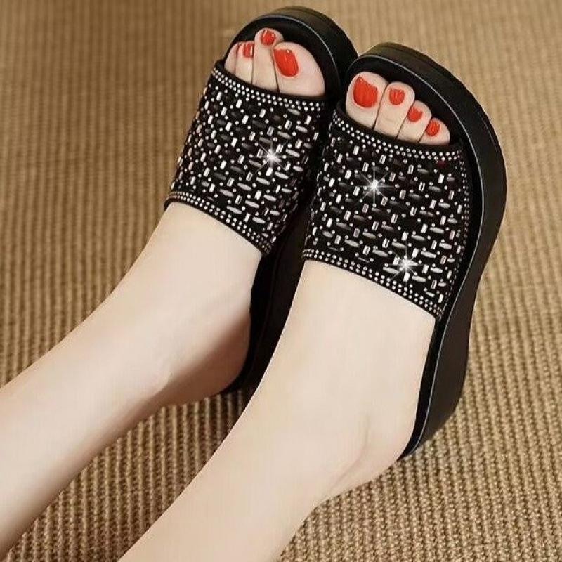 Mom slippers women summer wear fashionable elderly cool slippers women thick bottom soft bottom non-slip middle-aged middle-heeled rhinestone pre