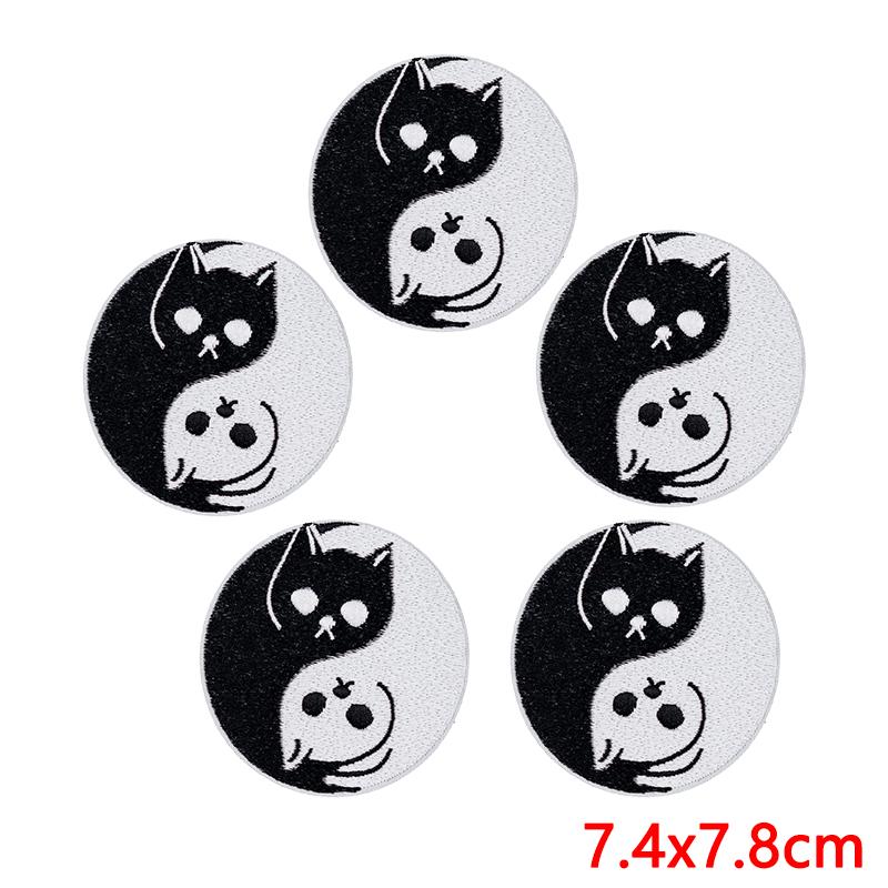 10 ks / Loty Série Černá kočka Vyšívané Kreslené Zvířecí Odznaky Klobouky Batoh Oblečení Zdobit Zvířecí Nášivka Nažehlovací Nášivky DIY