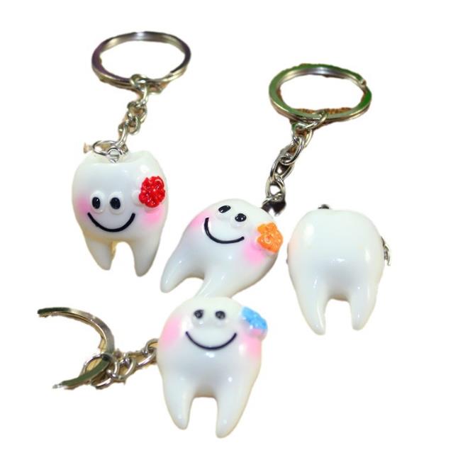 60pcs Dental Teeth Shape Model Simulation Tooth Key Chain Fashion Cartoon Lovely Girls Gift Pendant Teeth Key Chain