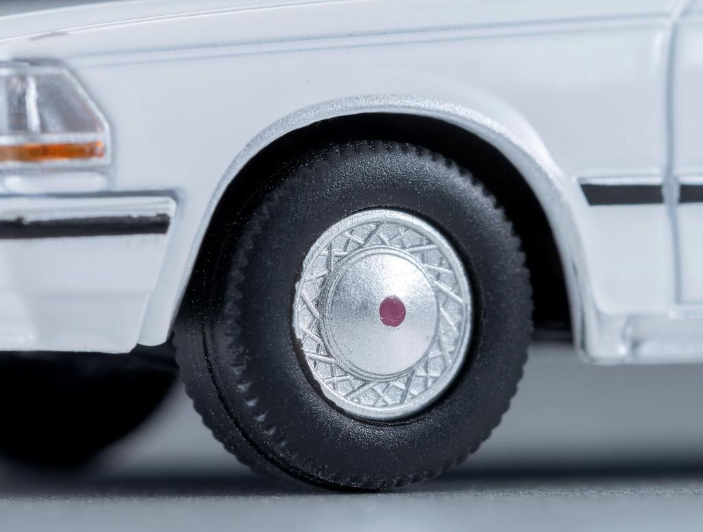 TOMYTEC Tomica Limited Vintage Neo Nissan Cedric HT V20 Turbo Brougham White 1985 Model 337904 1/64 LV-N364a (Finished Product)