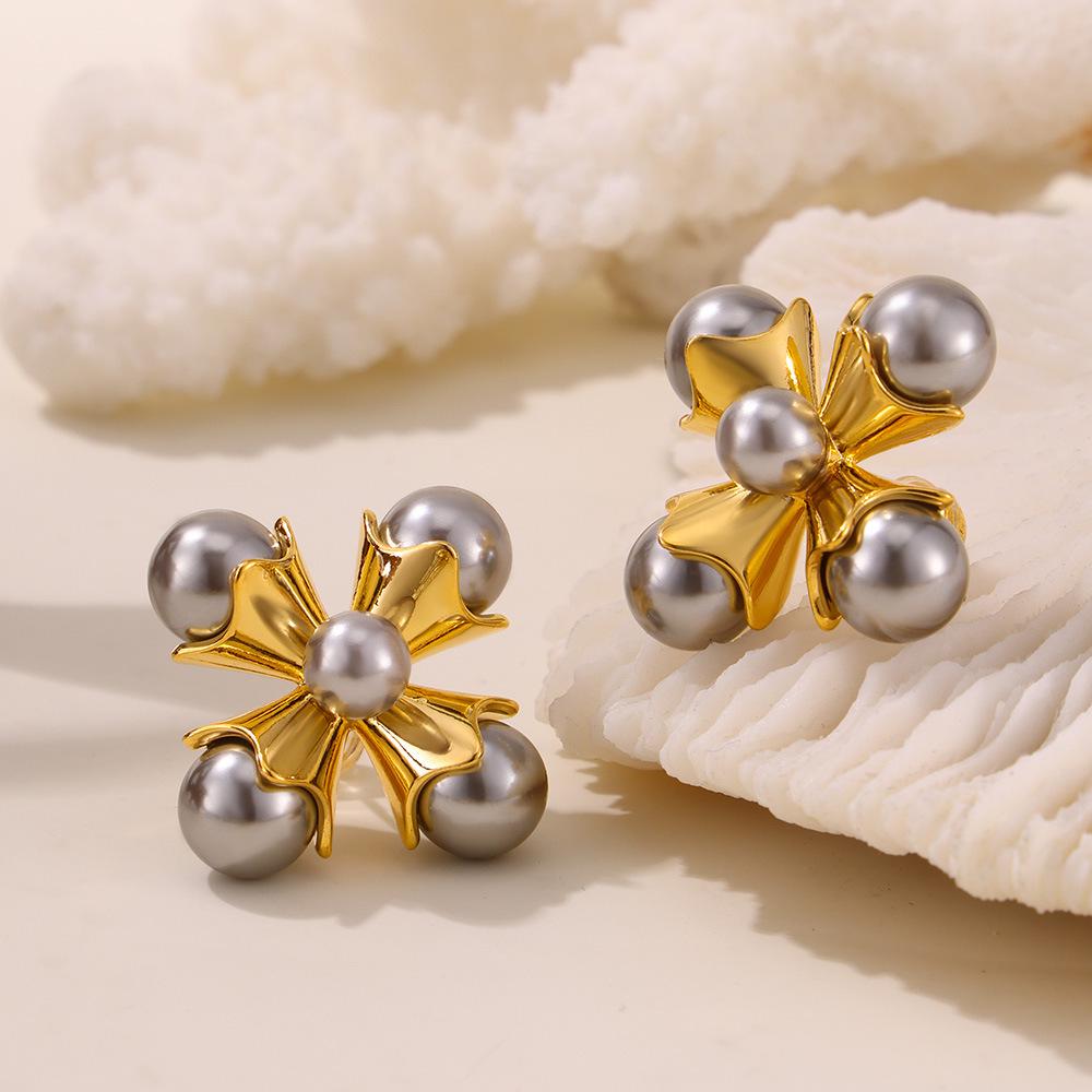Qiong Yao Shi Jia Classic Pearl Stainless Steel Earrings: Elegant, Versatile Studs for Women