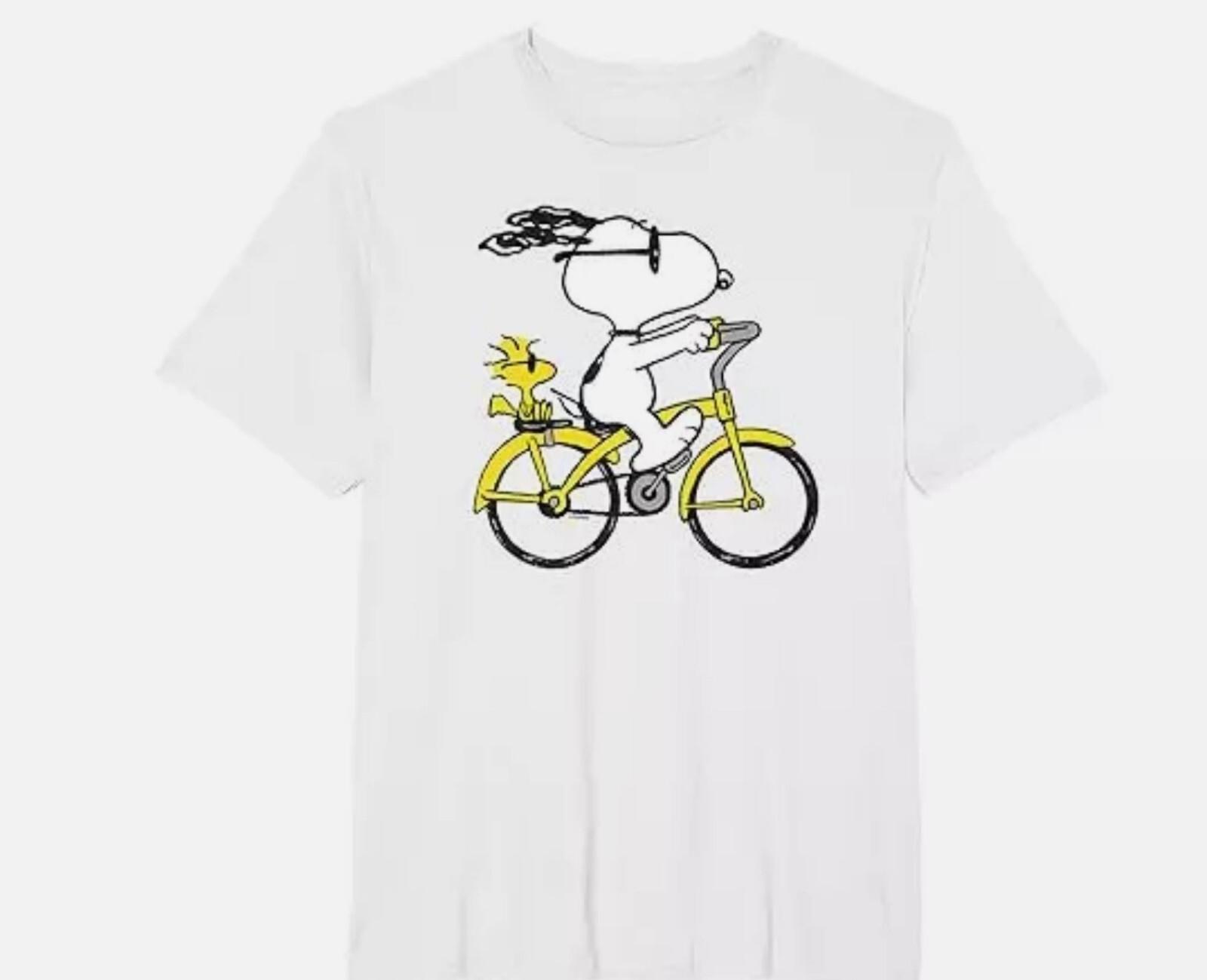 26 Peanuts - Snoopy & Woodstock Riding Bike T-Shirt Unisex T-Shirt L
